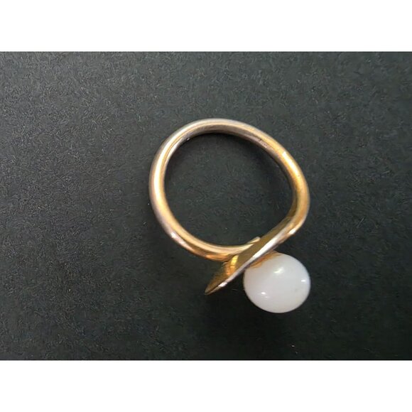 Sarah Coventry Gold-Tone Ring With White Stone & Swirl Design Adjustable - Picture 2 of 4